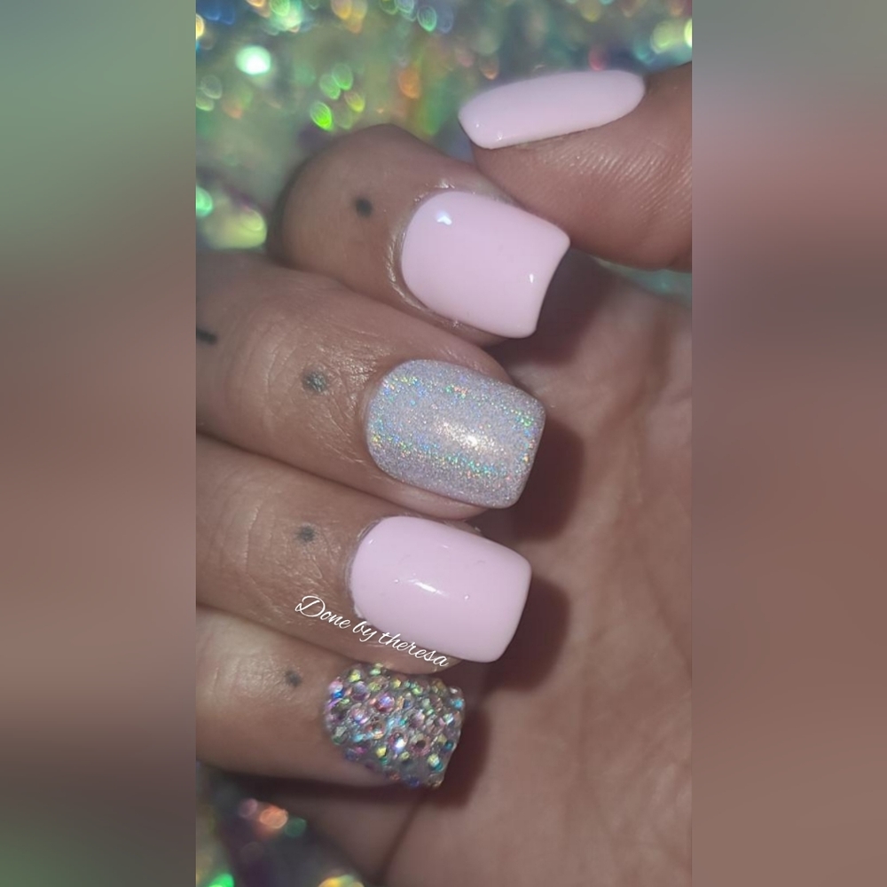 Press on nails - Picture 1 of 4